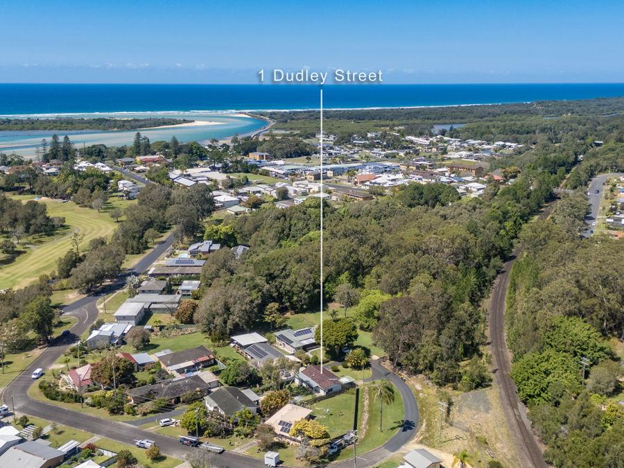 1 Dudley St, Urunga, NSW 2455