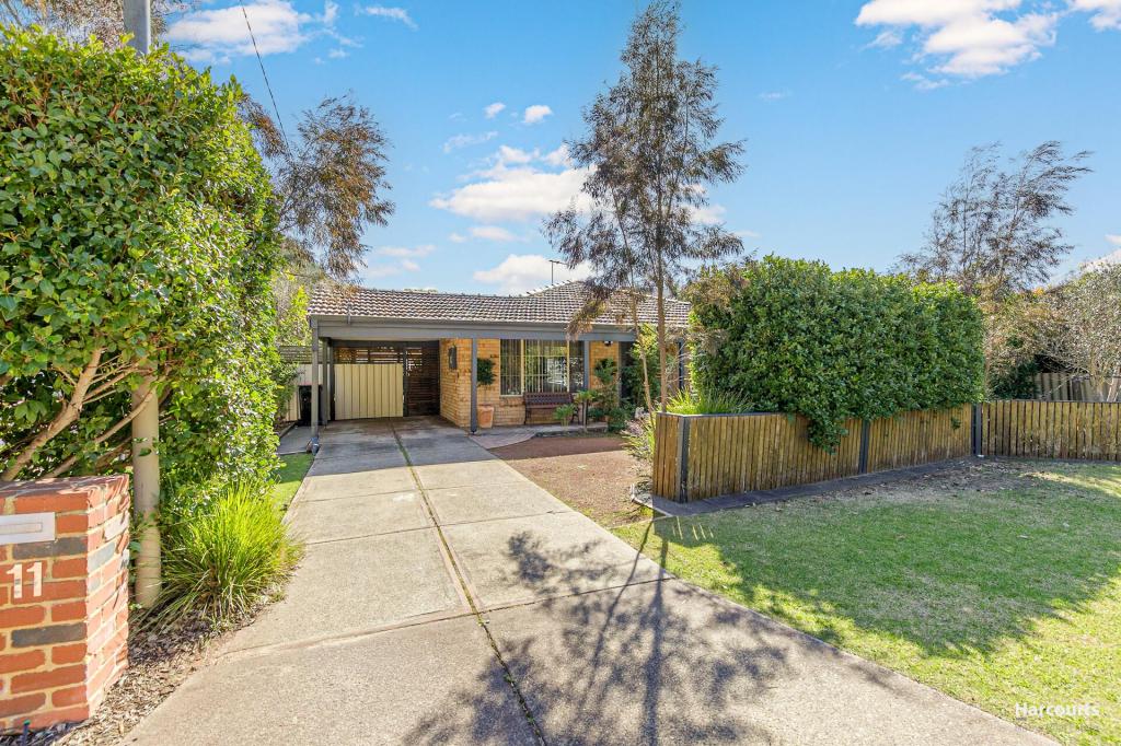 11 Kembla St, Kelmscott, WA 6111