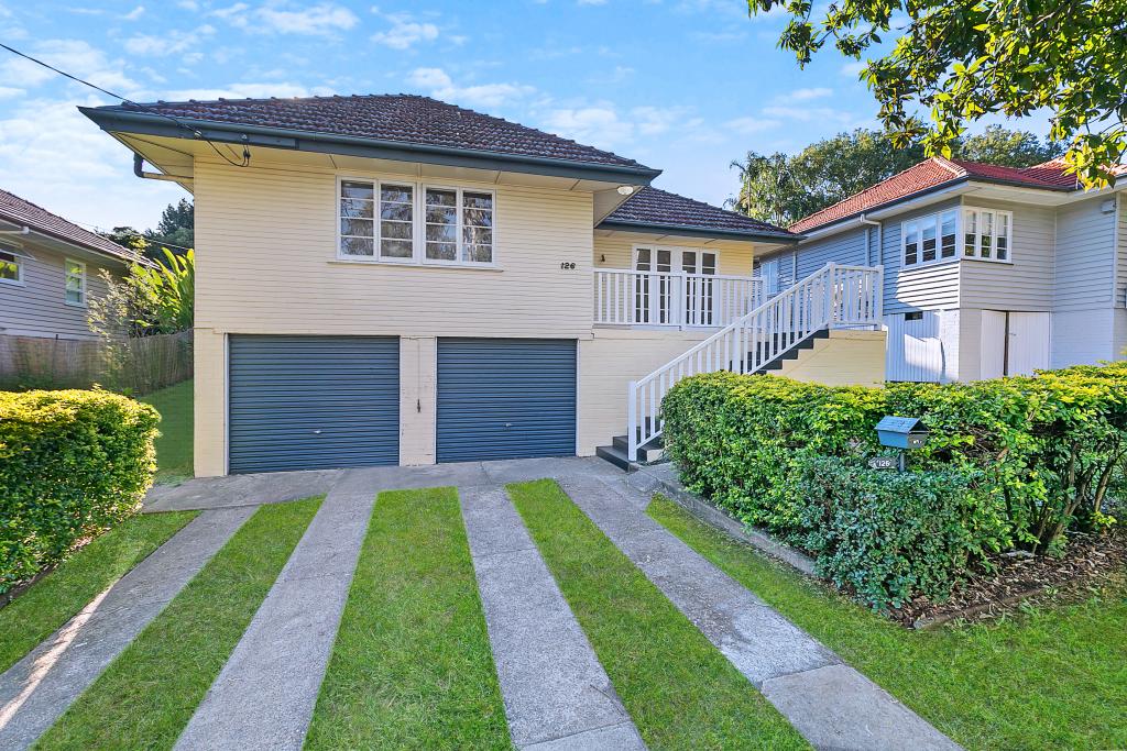 126 Holland Rd, Holland Park, QLD 4121