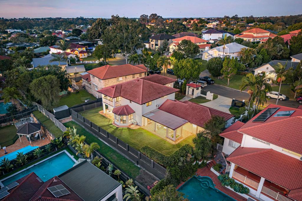 16 Knightsbridge Pl, Bridgeman Downs, QLD 4035