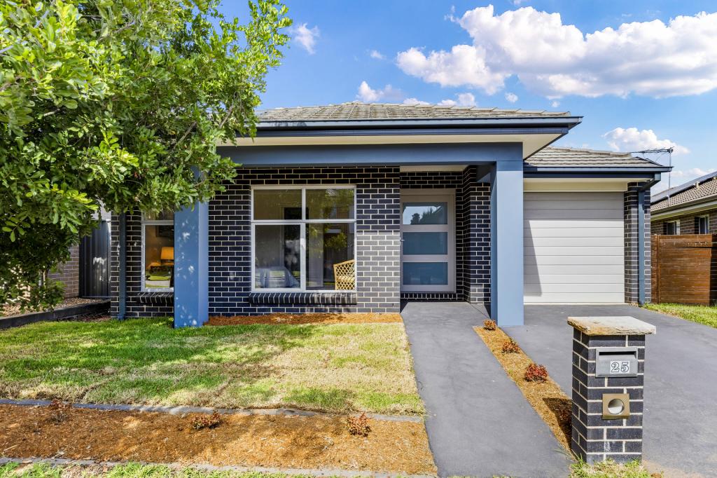 25 HOWARTH ST, ROPES CROSSING, NSW 2760