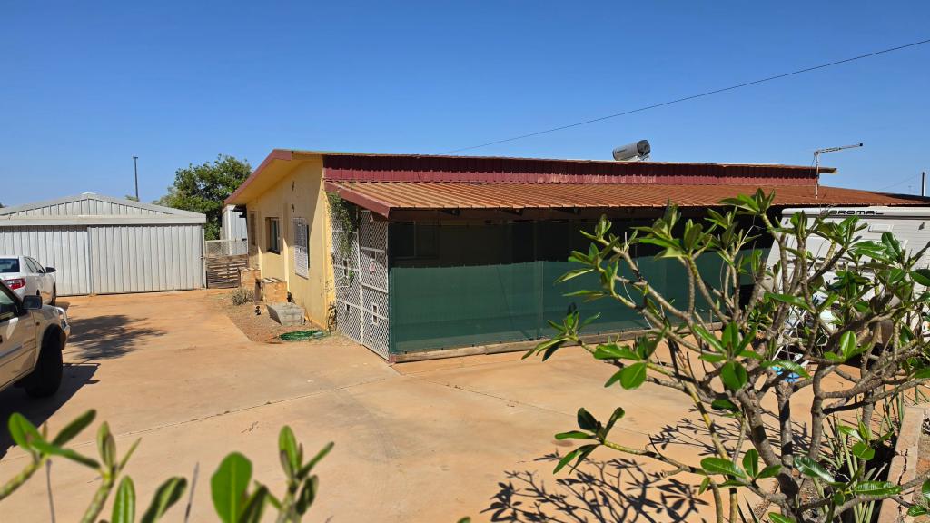 1122 North West Coastal Hwy, Brown Range, WA 6701