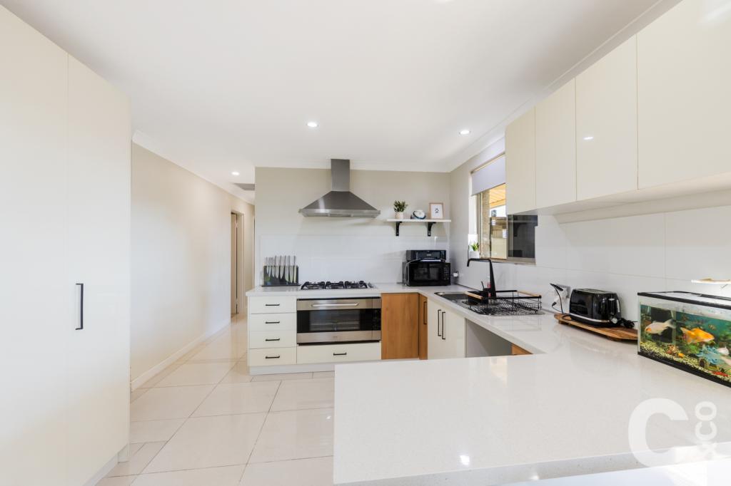 42 Woodley Way, Parmelia, WA 6167
