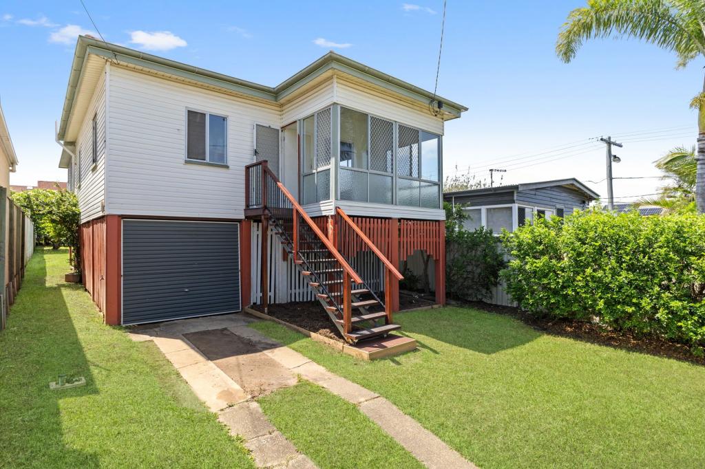 90 OXLEY AVE, WOODY POINT, QLD 4019