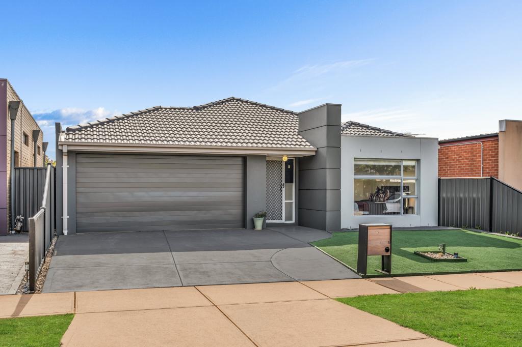 10 BANDLER PKWY, POINT COOK, VIC 3030