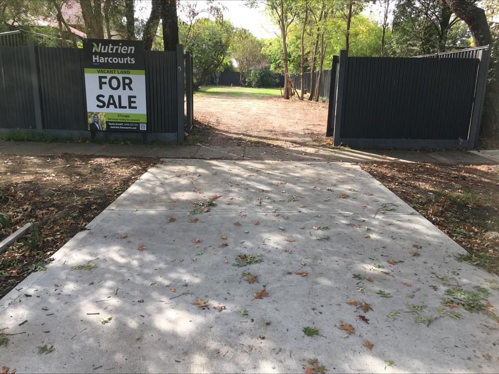 5 Aitken St, Alexandra, VIC 3714