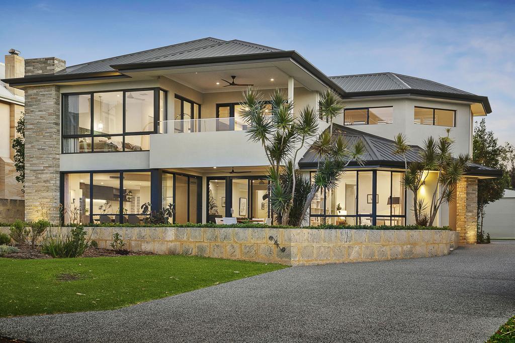 4 Crewe St, Bicton, WA 6157