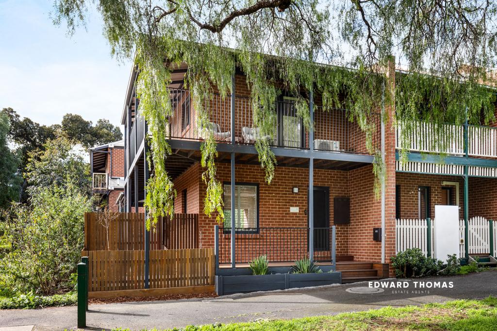 11 Woodruff St, Kensington, VIC 3031