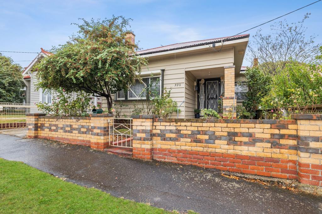 320 Armstrong St N, Soldiers Hill, VIC 3350