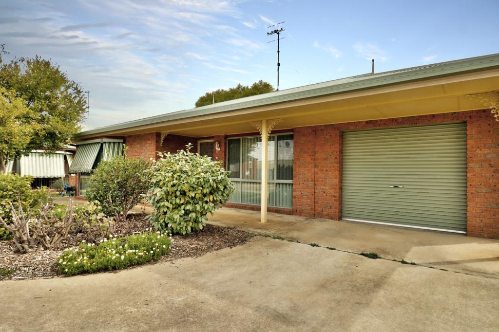 2/407 Cressy St, Deniliquin, NSW 2710