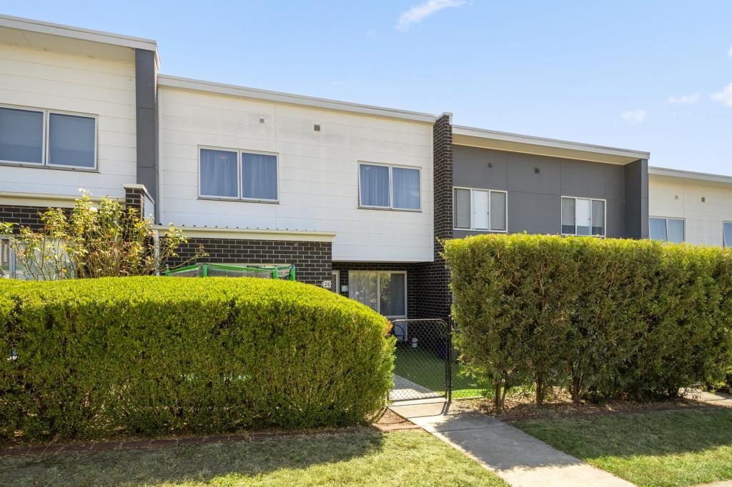 26/11 Castan St, Coombs, ACT 2611