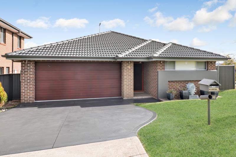 16 Glenmore Ridge Dr, Glenmore Park, NSW 2745