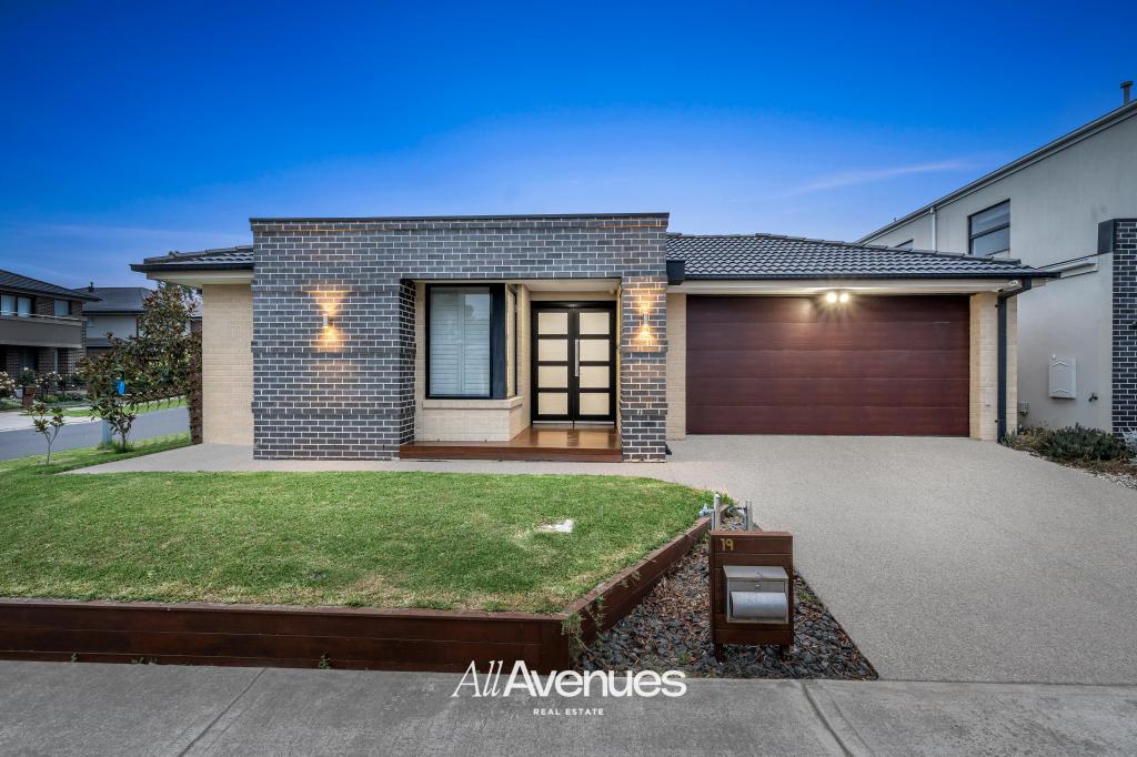 19 MERRIN CCT, CLYDE NORTH, VIC 3978