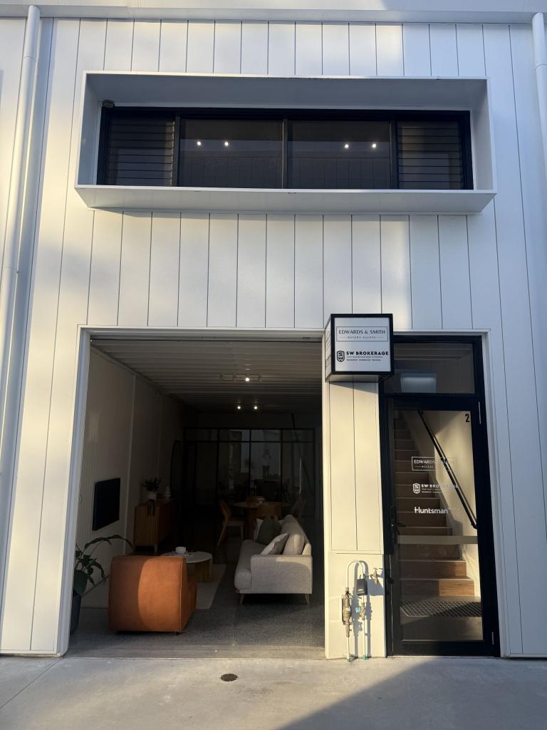 2/1 Ern Harley Dr, Burleigh Heads, QLD 4220