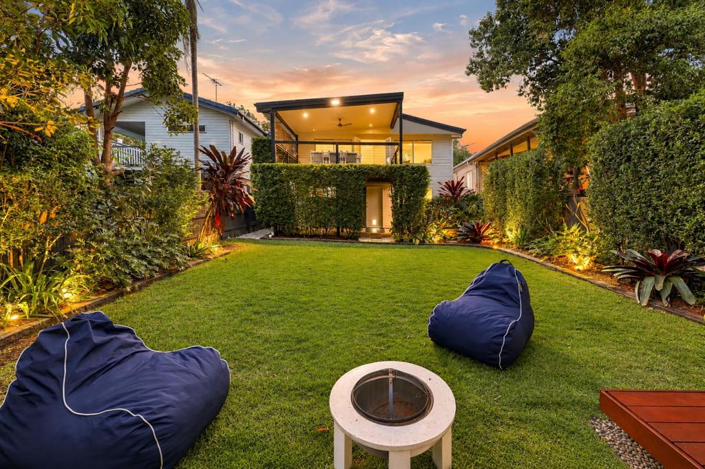 49 Fawkner St, Chapel Hill, QLD 4069