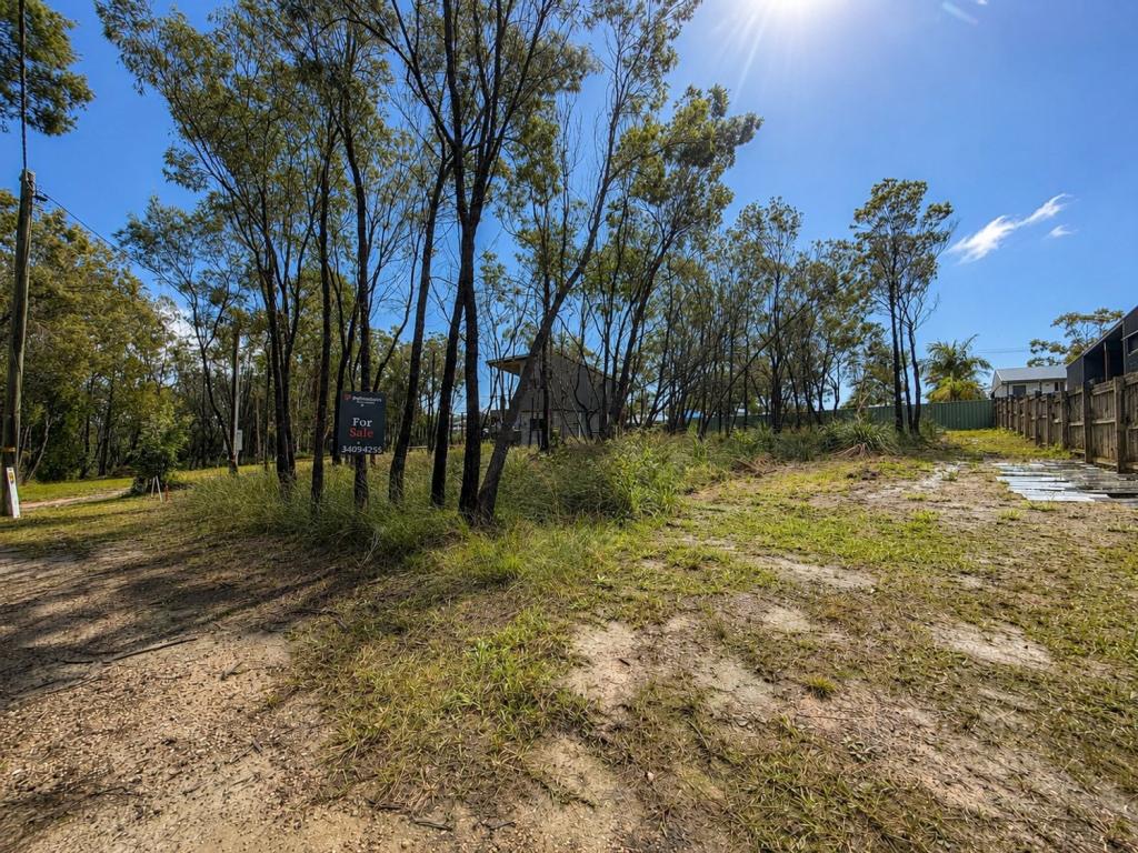 3 SARMAR ST, RUSSELL ISLAND, QLD 4184