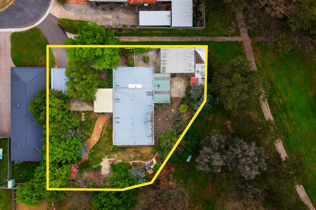 12 Derham Ct, Wanniassa, ACT 2903