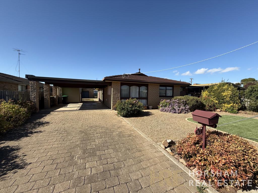17 Schwarz Ave, Horsham, VIC 3400