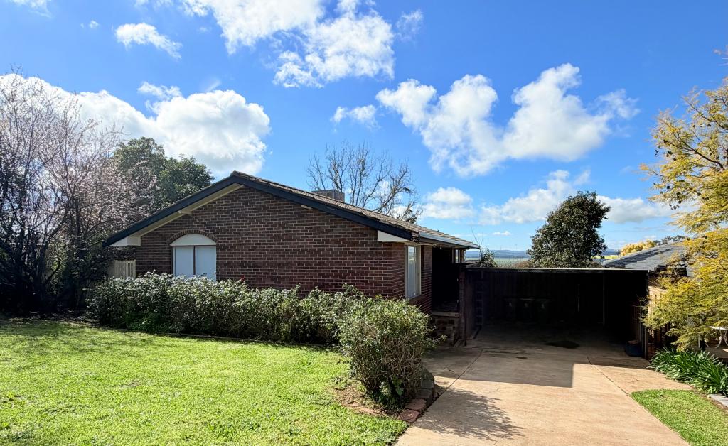 35 Mengarvie Rd, Parkes, NSW 2870