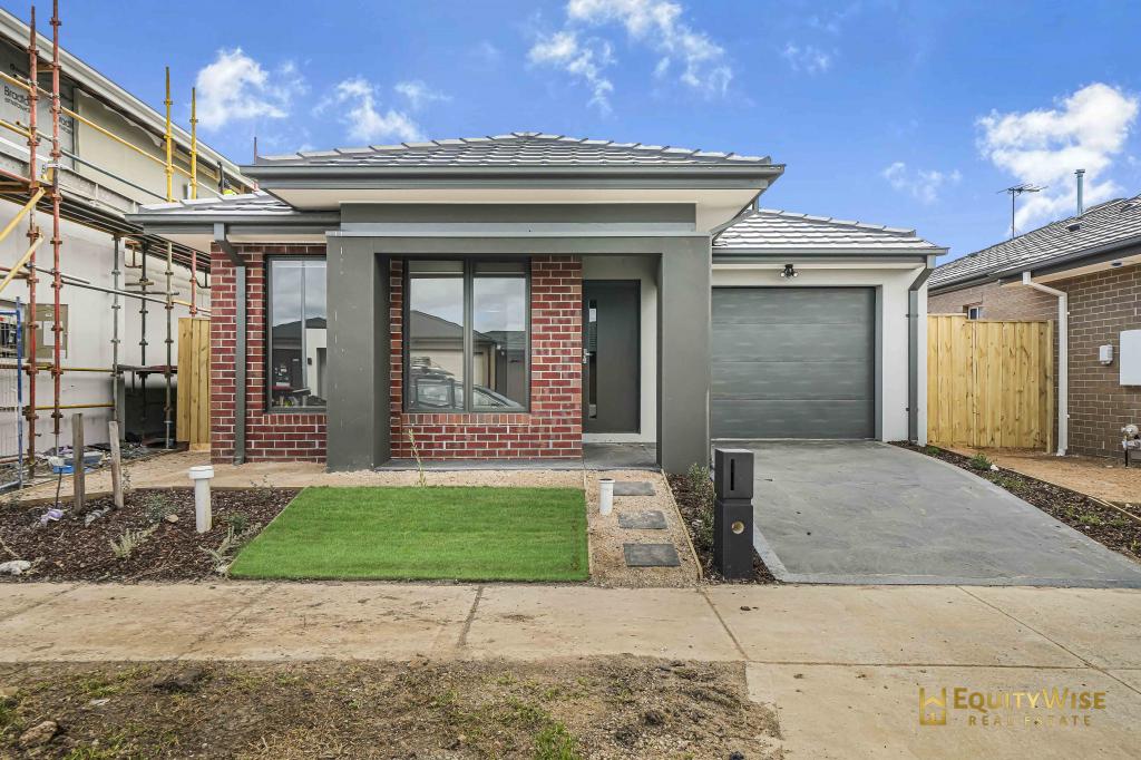 16 Brushton St, Manor Lakes, VIC 3024