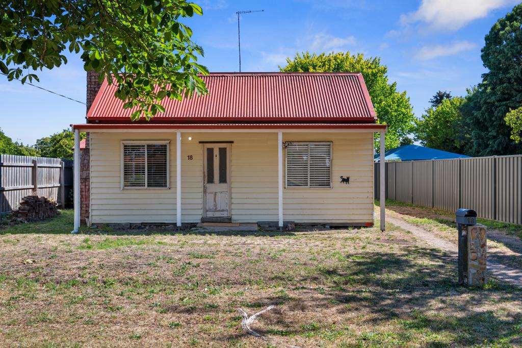 18 Dunsford St, Lancefield, VIC 3435