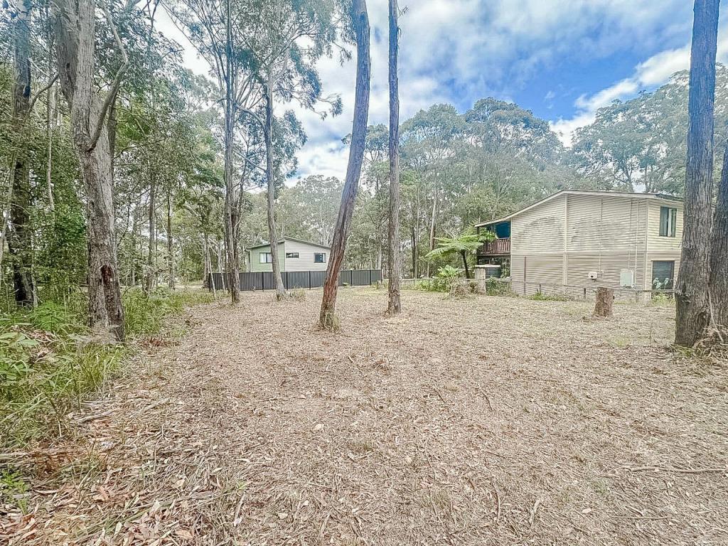 28 Ilumba St, Russell Island, QLD 4184