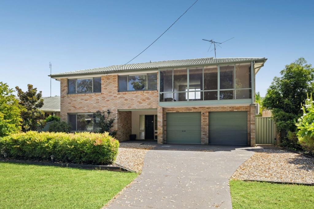 3 Larnach Pl, Elderslie, NSW 2570