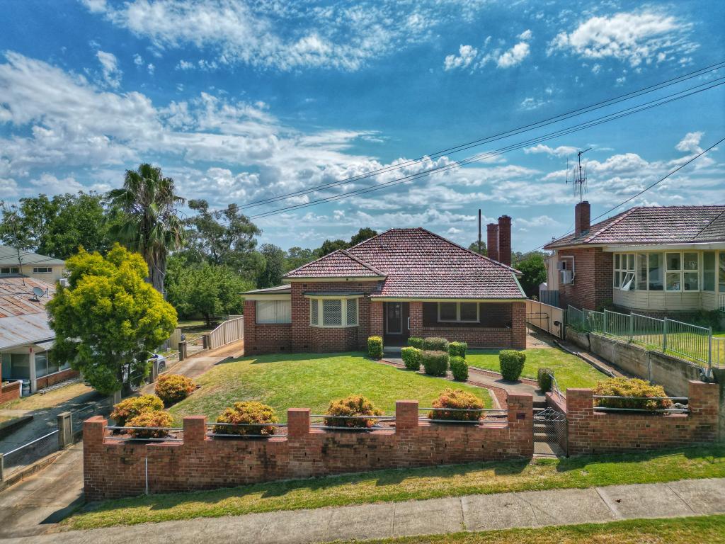 8 Lachlan St, Cowra, NSW 2794