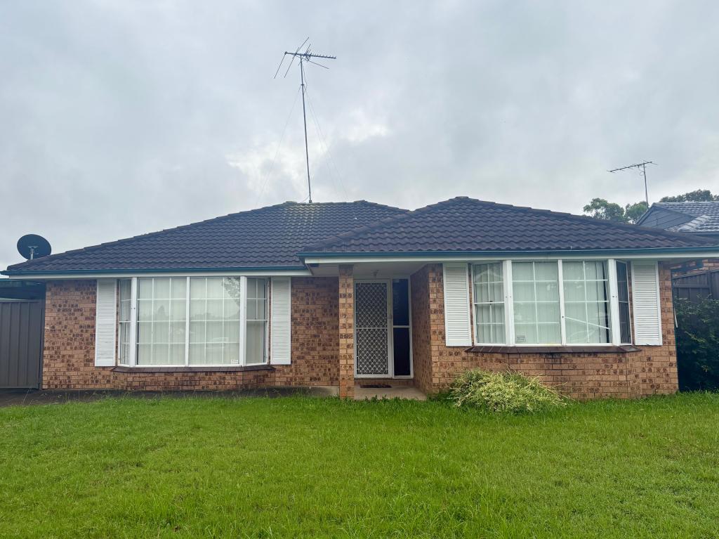 44 Pine Creek Cct, St Clair, NSW 2759