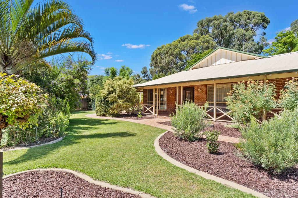 4 Navarre Row, Greenfields, WA 6210