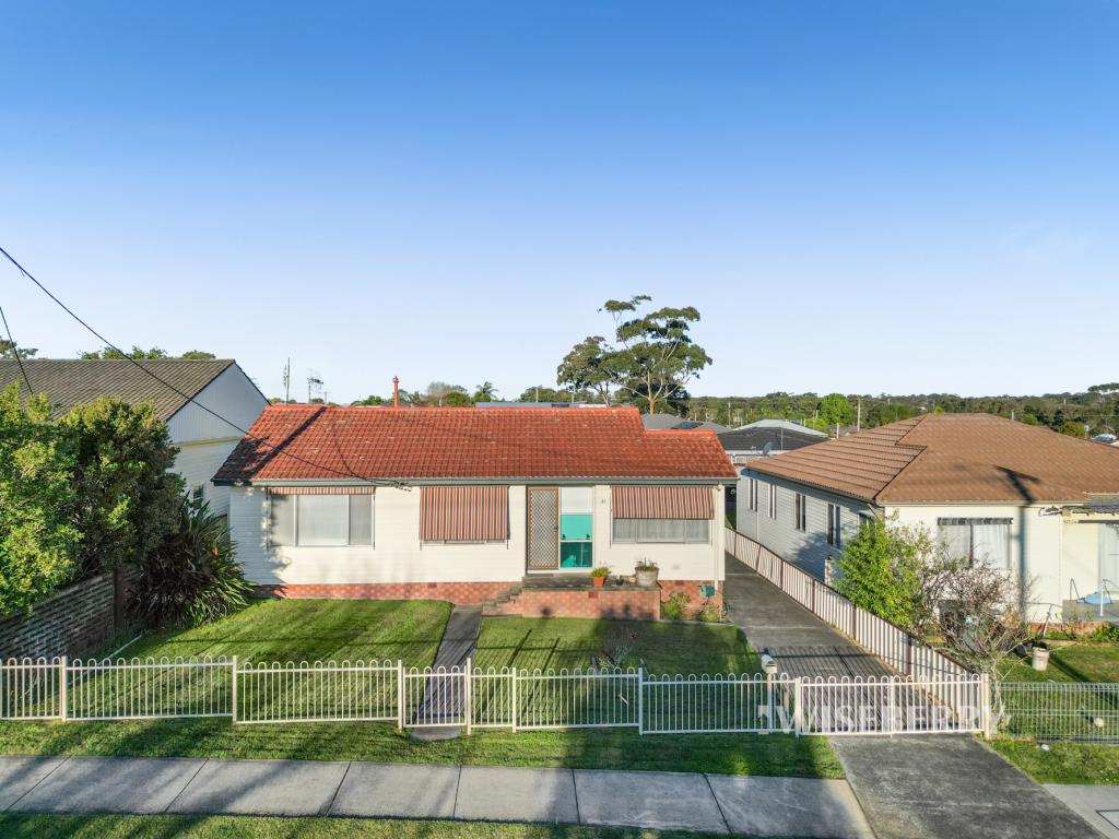 31 Holmes Ave, Toukley, NSW 2263