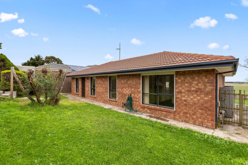 2/25 Rokewood Cres, Meadow Heights, VIC 3048