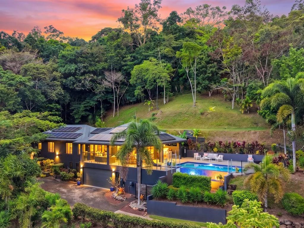 13 BARRINGTONIA CL, REDLYNCH, QLD 4870