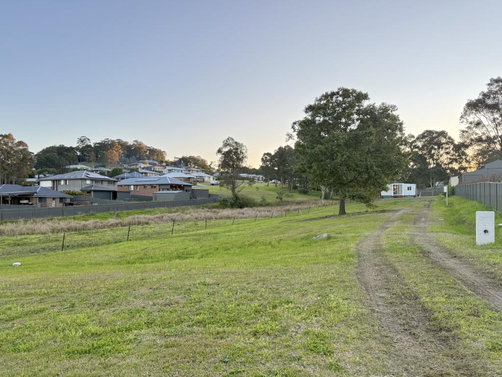 24-26 Baird St, Dungog, NSW 2420