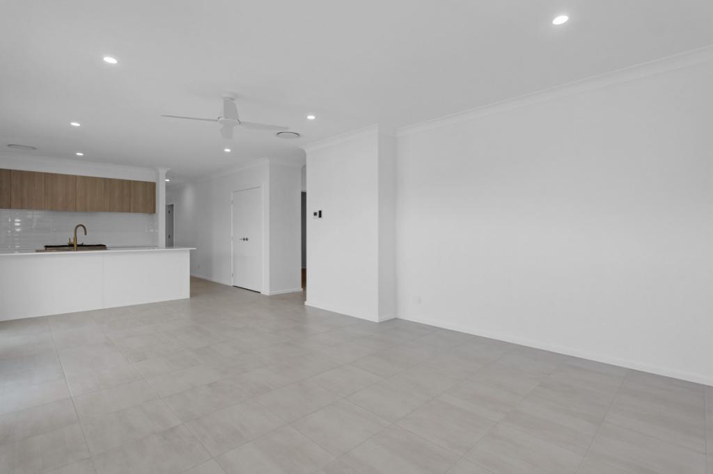 13 Staghorn St, Thrumster, NSW 2444