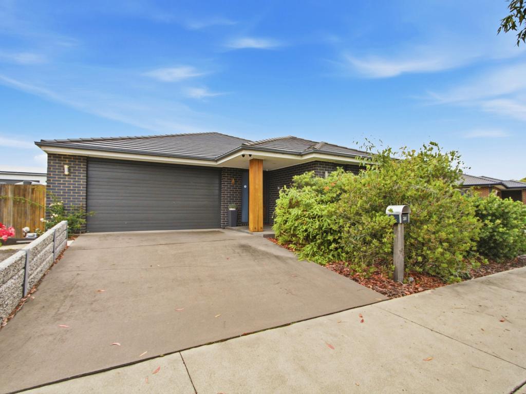 36 Shannon Bvd, Bairnsdale, VIC 3875