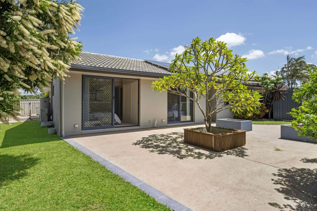 11 Spoonbill St, Birkdale, QLD 4159