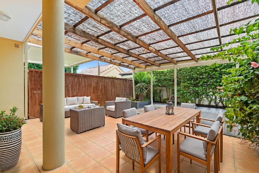 3/10a Anzac Pde, Burleigh Heads, QLD 4220