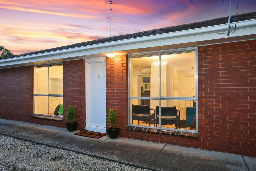 2/8 Orr St, Manifold Heights, VIC 3218