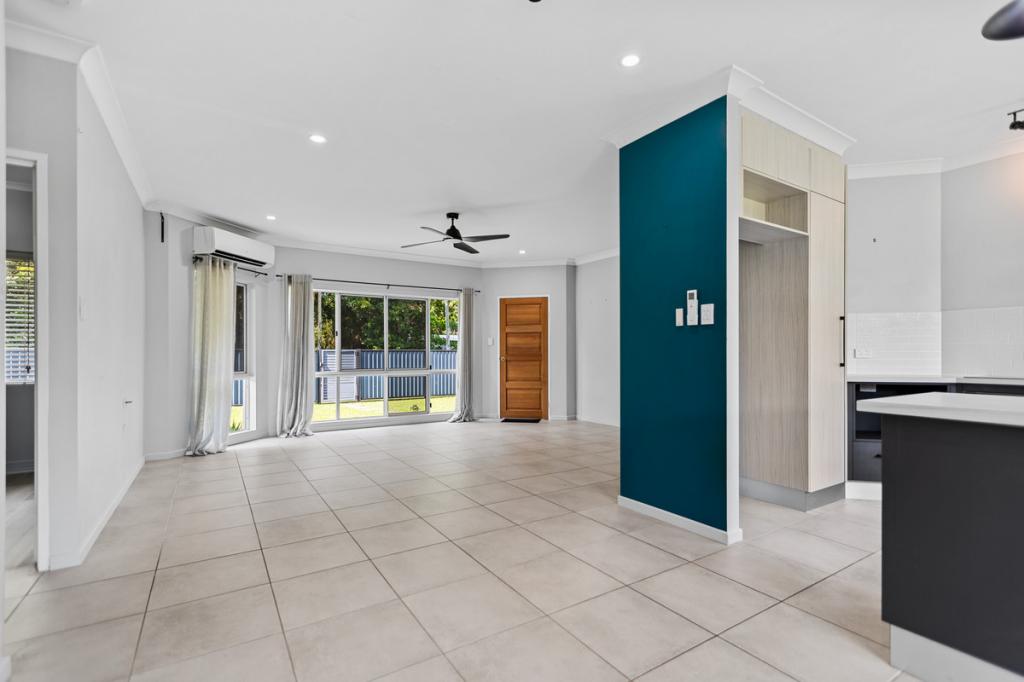 25 Caribbean St, Holloways Beach, QLD 4878