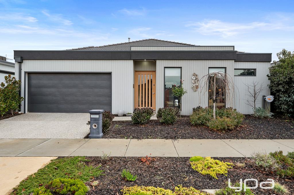 4 BROWNFIELD DR, LUCAS, VIC 3350