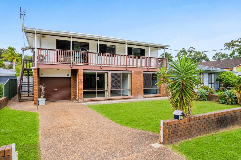 52 Clare Cres, Berkeley Vale, NSW 2261