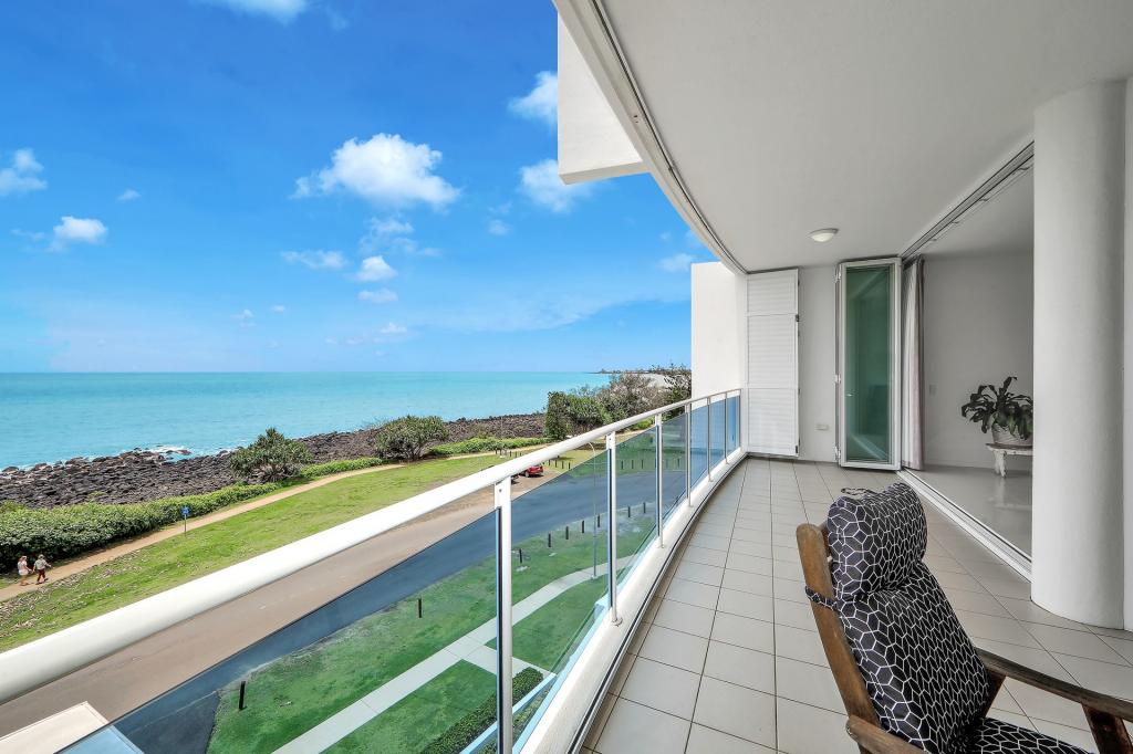 11/15 ESPLANADE, BARGARA, QLD 4670