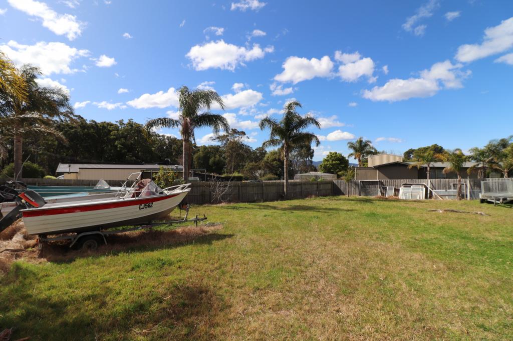 3 Maurice Ave, Mallacoota, VIC 3892