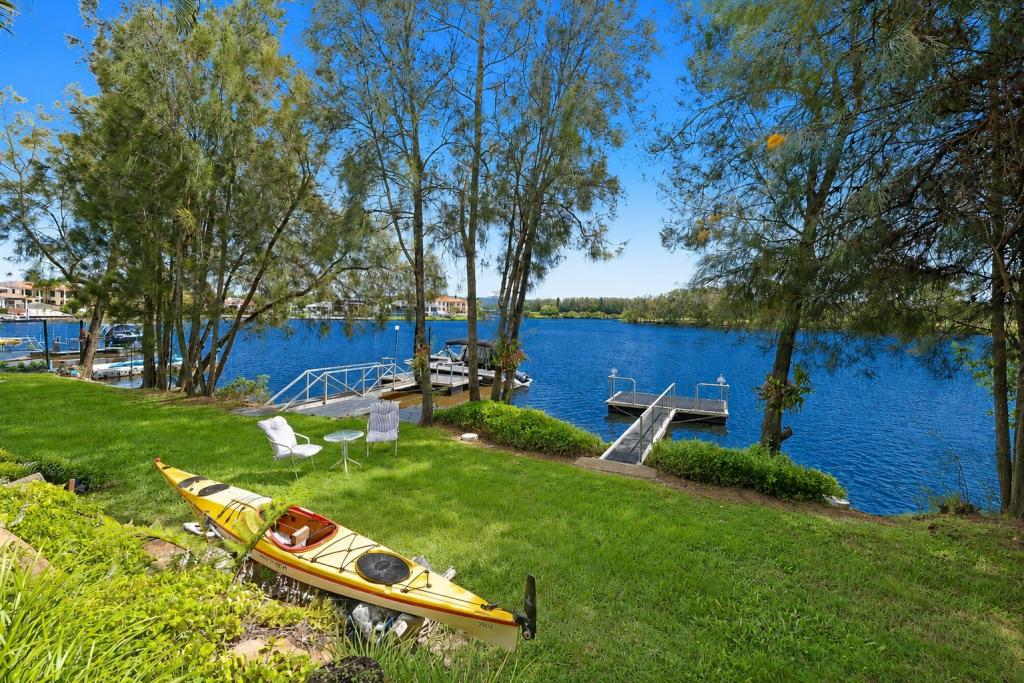 145/125 Santa Cruz Bvd, Clear Island Waters, QLD 4226
