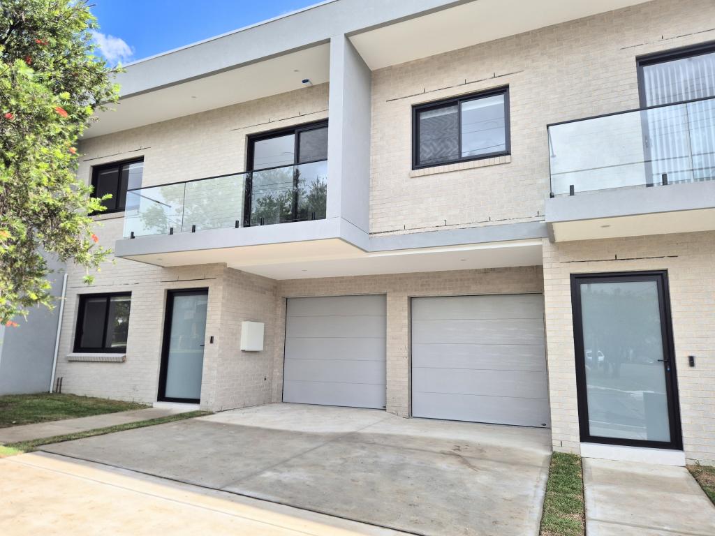 54b, 54c Allambee Cres, Beverly Hills, NSW 2209