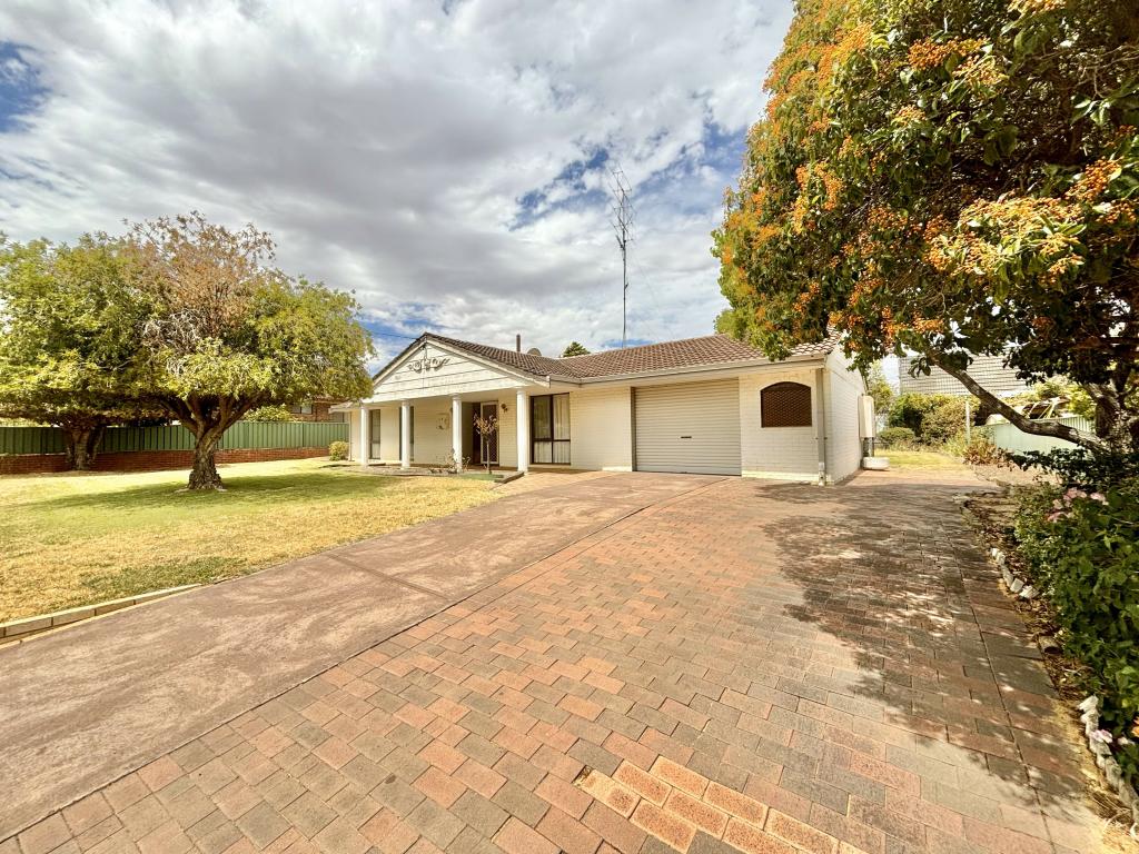 39 Quinlan St, Wongan Hills, WA 6603