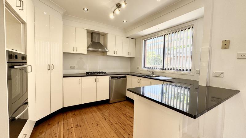 38 BORONIA RD, BOSSLEY PARK, NSW 2176