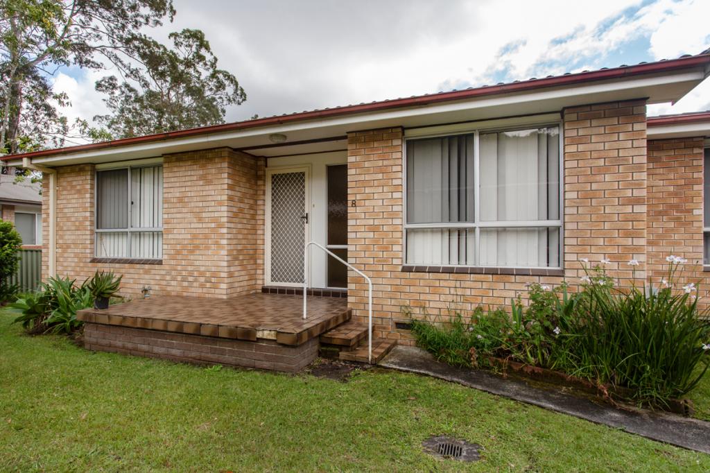 8/4 Kalawarra Rd, Wyoming, NSW 2250