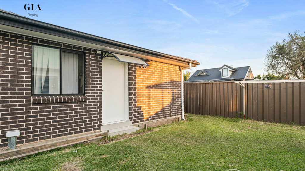 8b Hill Rd, Lurnea, NSW 2170